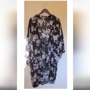 Spiritual Gangster Black and White Floral Kimono